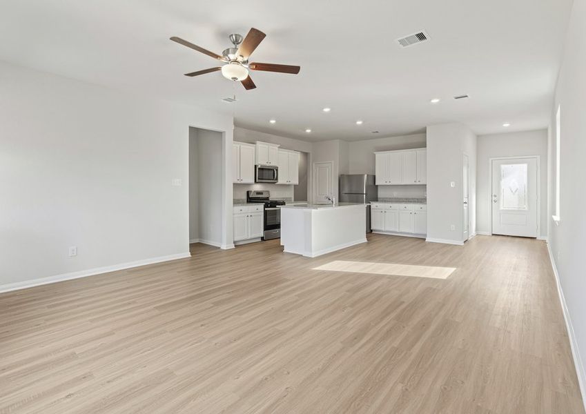 Plenty of space perfect for hosting Plenty of space perfect for hosting