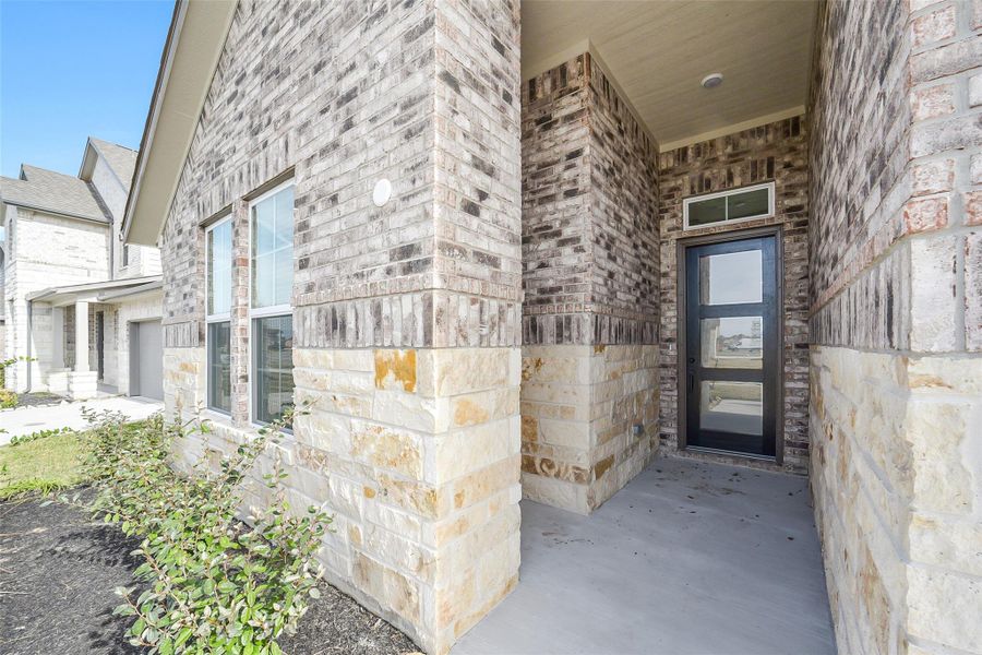 Exterior details and patio area of a home in Sierra Vista, Rosharon (Image 27). Exterior details and patio area of a home in Sierra Vista, Rosharon (Image 27).