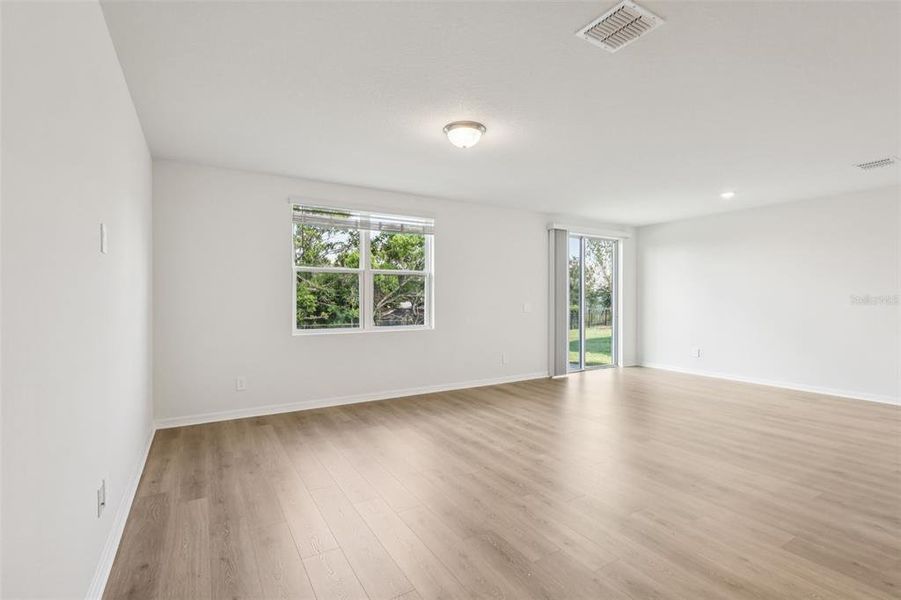 Spacious, unfurnished interior of a new home in Crosswinds - Signature Series, Haines City (Image 14).