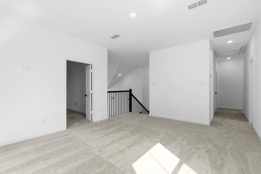 Spacious, unfurnished interior of a new home in Sienna 45', 50', Missouri City (Image 24).