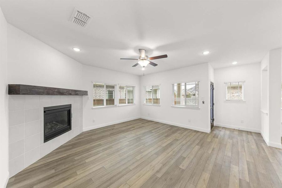Representative unfurnished interior of a home built from the Aston Park by Pacesetter Homes in Keeneland, Aubrey (Image 20). Representative unfurnished interior of a home built from the Aston Park by Pacesetter Homes in Keeneland, Aubrey (Image 20).