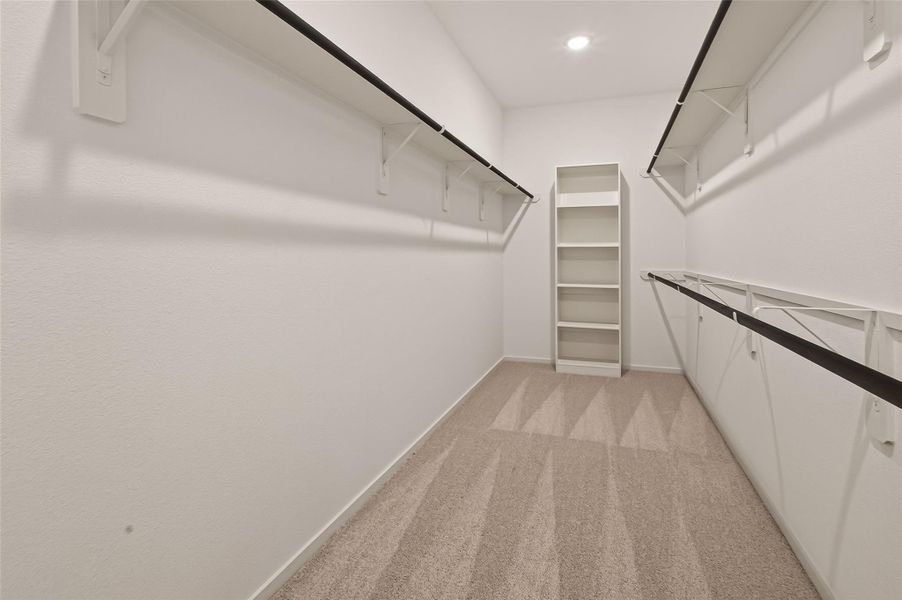 Spacious, unfurnished interior of a new home in Lago Mar, Texas City (Image 41).