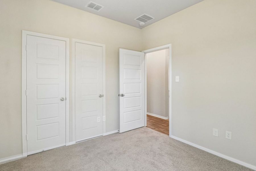 Spacious, unfurnished interior of a new home in Applewhite Meadows, San Antonio (Image 17).