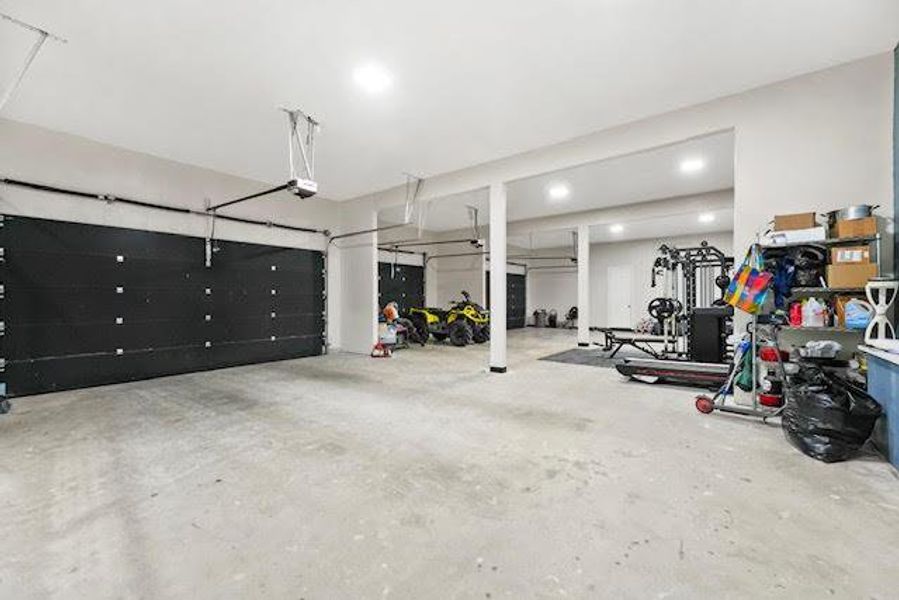 7 to possibly 8 cars can fit in here! 7 to possibly 8 cars can fit in here!