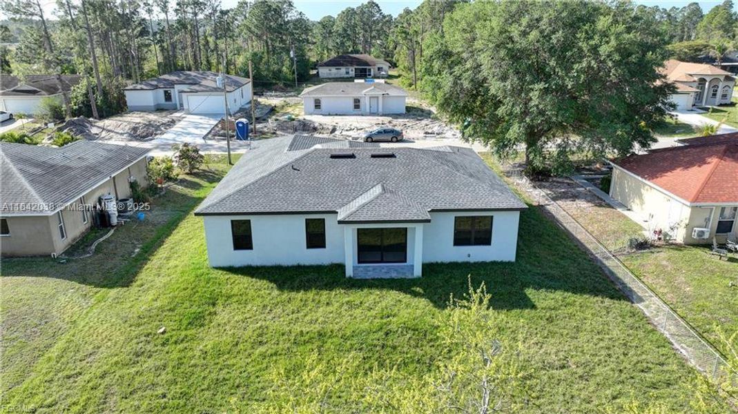 Exterior details and patio area of a home in , Lehigh Acres (Image 3).