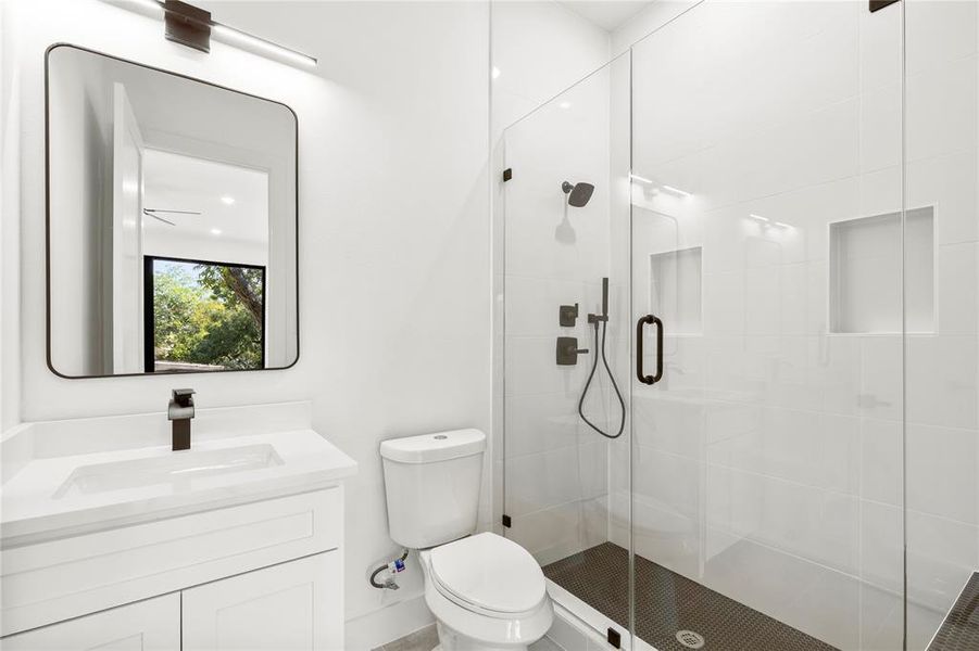 Furnished interior view inside a new home in , Dallas (Image 33).