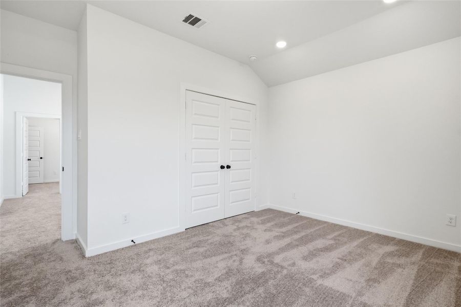 Spacious, unfurnished interior of a new home in Foxtail Palms, Manvel (Image 17). Spacious, unfurnished interior of a new home in Foxtail Palms, Manvel (Image 17).