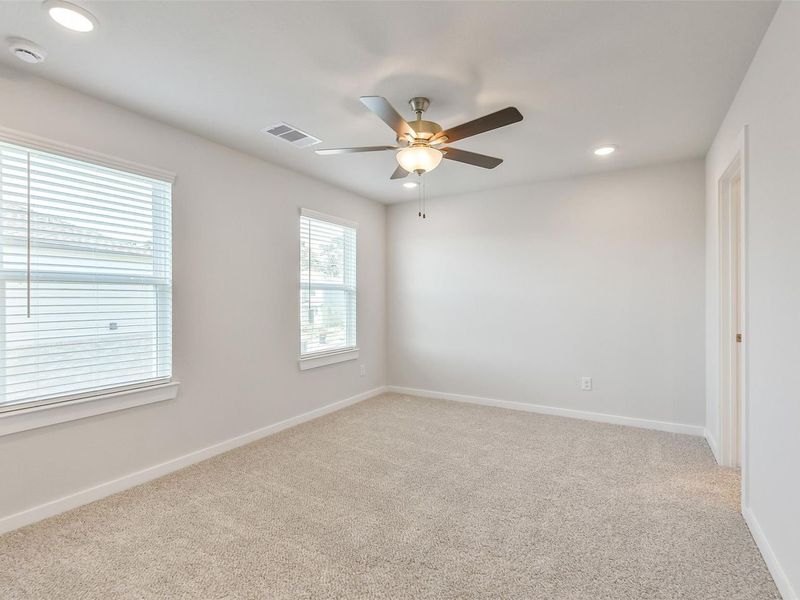 Spacious, unfurnished interior of a new home in Lakes at Black Oak, Magnolia (Image 26).