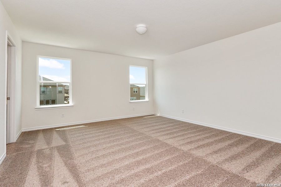 Spacious, unfurnished interior of a new home in Woodside Farms, Seguin (Image 14).