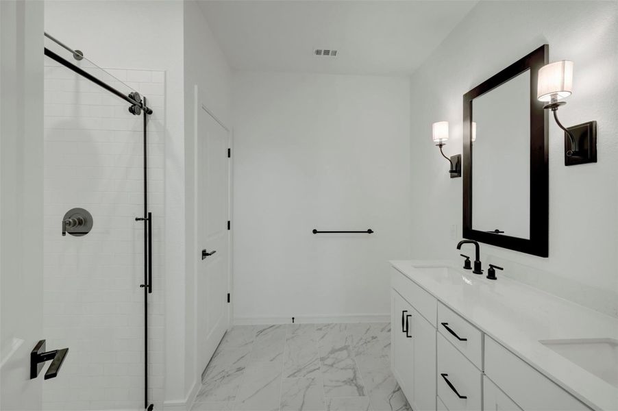 Luxurious primary bath