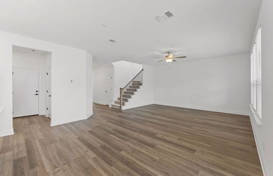 Spacious, unfurnished interior of a new home in Santa Rita Ranch, Liberty Hill (Image 32). Spacious, unfurnished interior of a new home in Santa Rita Ranch, Liberty Hill (Image 32).