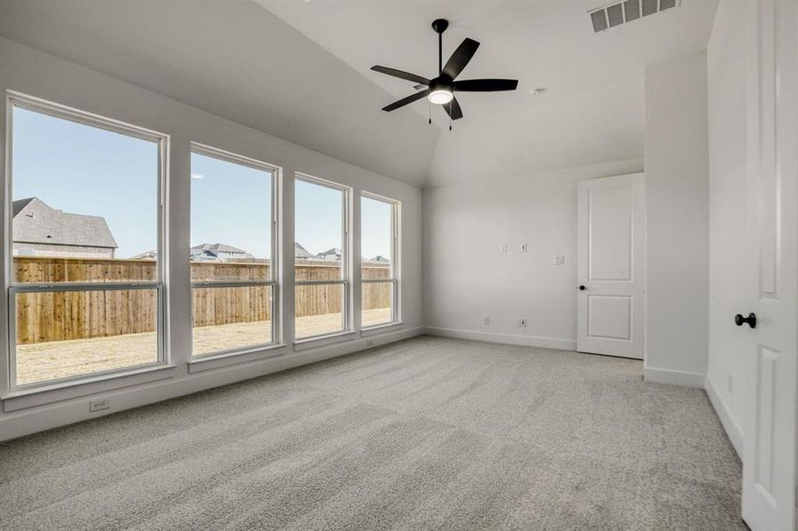 Spacious, unfurnished interior of a new home in Ten Mile Creek, Celina (Image 27).