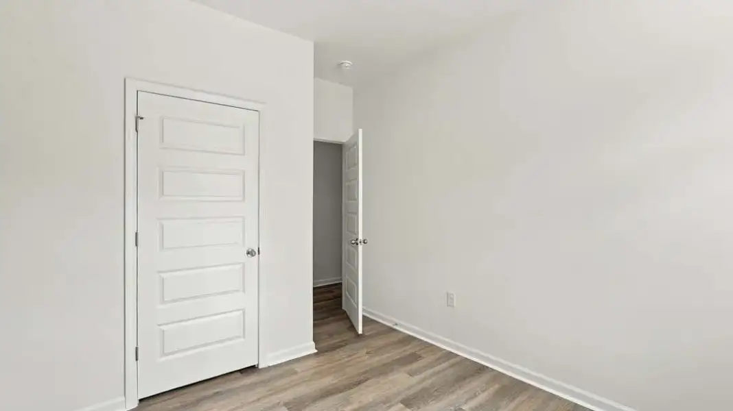 Spacious, unfurnished interior of a new home in The Lakes at North Glynn, Brunswick (Image 22).