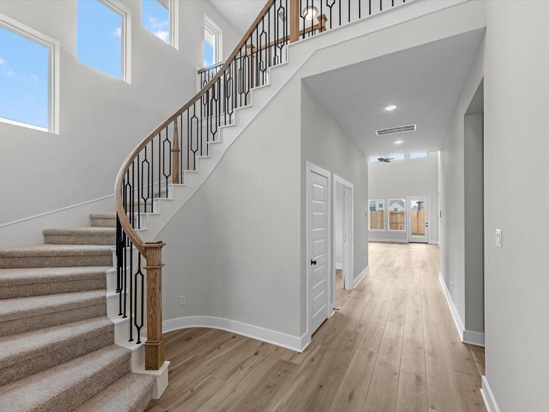 Spacious, unfurnished interior of a new home in Jubilee 50′, Hockley (Image 22).
