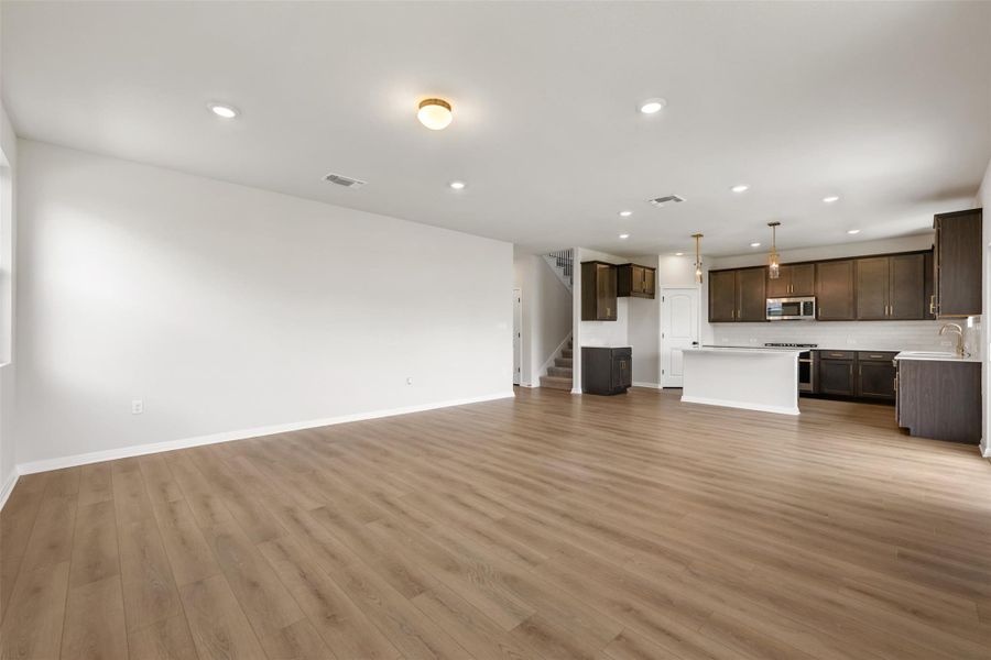 Representative images and renderings are for illustrative purposes. Actual structural options and design finishes of home may vary. Representative images and renderings are for illustrative purposes. Actual structural options and design finishes of home may vary.