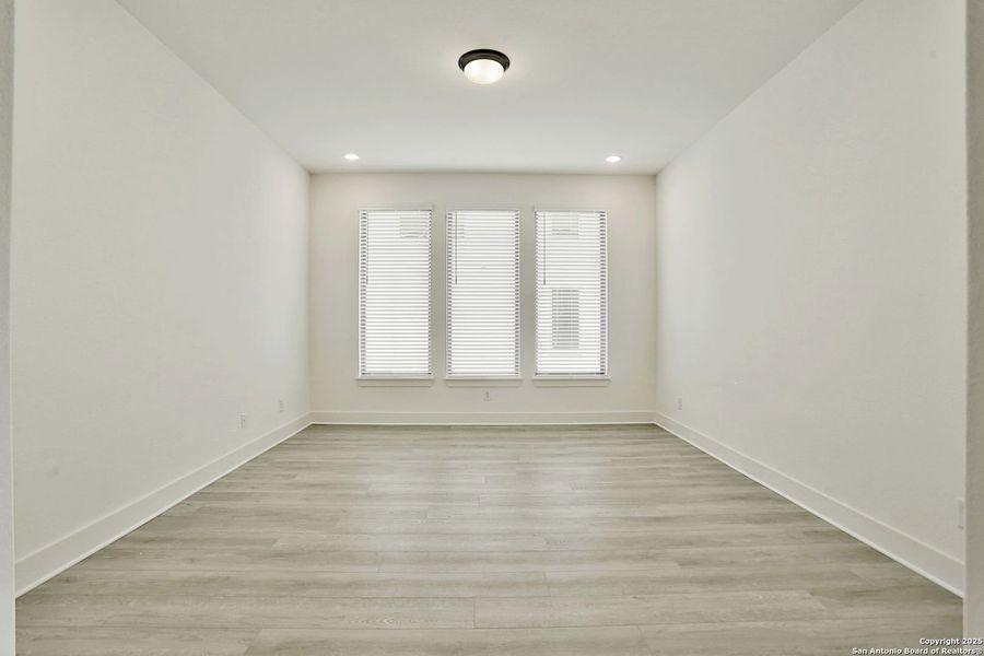 Spacious, unfurnished interior of a new home in Kinder Ranch 70's, San Antonio (Image 27). Spacious, unfurnished interior of a new home in Kinder Ranch 70's, San Antonio (Image 27).