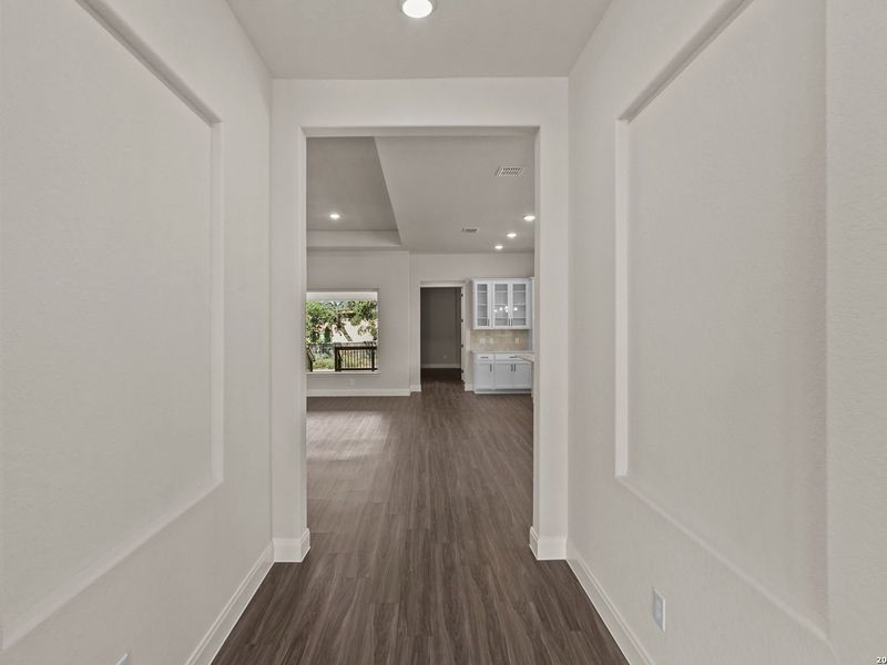 Spacious, unfurnished interior of a new home in Potranco Oaks, Castroville (Image 22).