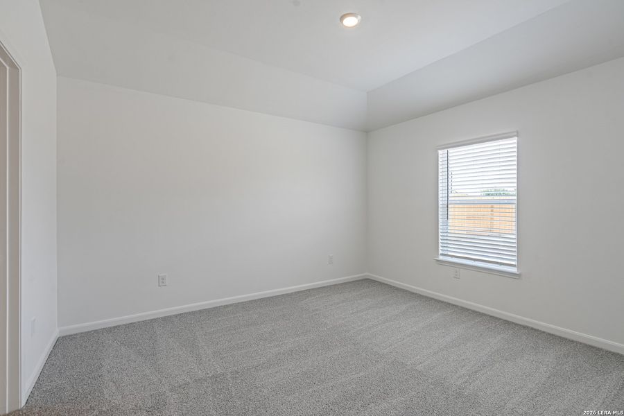 Spacious, unfurnished interior of a new home in Luckey Ranch, San Antonio (Image 12).