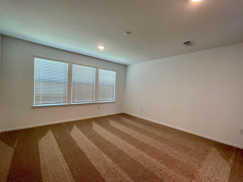 Spacious, unfurnished interior of a new home in Sunterra, Katy (Image 8). Spacious, unfurnished interior of a new home in Sunterra, Katy (Image 8).