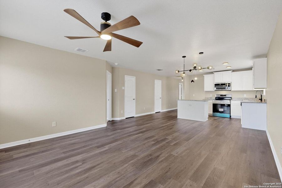Spacious, unfurnished interior of a new home in Savannah Place, San Antonio (Image 30). Spacious, unfurnished interior of a new home in Savannah Place, San Antonio (Image 30).