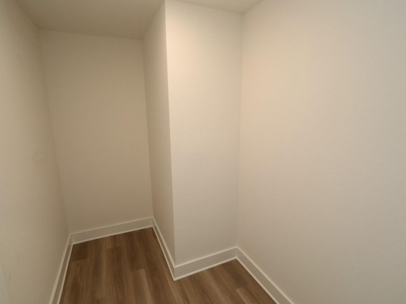 Spacious, unfurnished interior of a new home in Lago Mar, Santa Fe (Image 9).