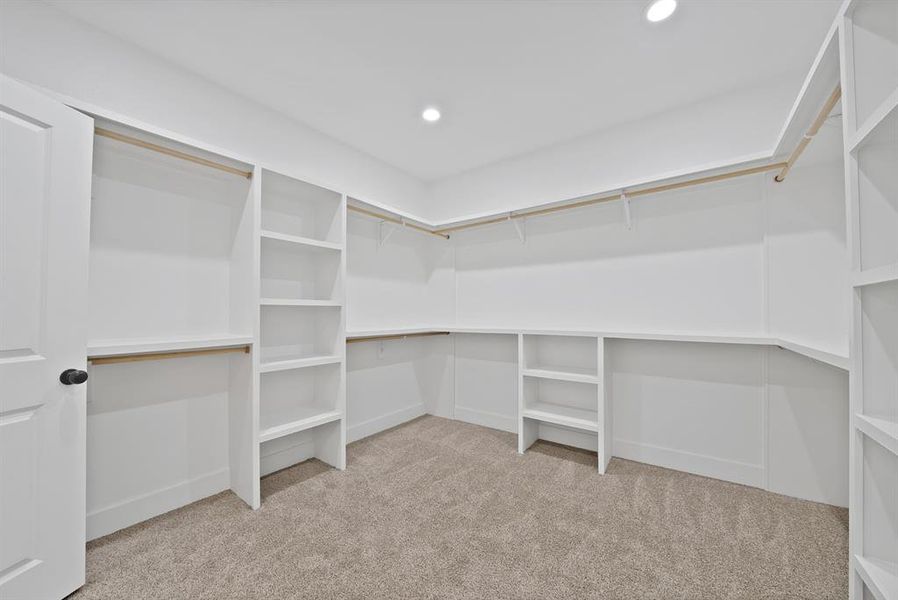 Spacious, unfurnished interior of a new home in , Joshua (Image 36).