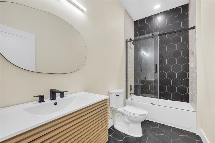 Furnished interior view inside a new home in , Atlanta (Image 15).