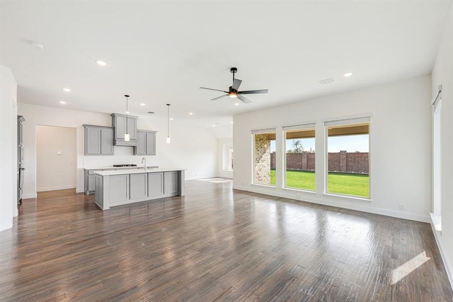 Spacious, unfurnished interior of a new home in Wildflower Ranch 60-65, Fort Worth (Image 14). Spacious, unfurnished interior of a new home in Wildflower Ranch 60-65, Fort Worth (Image 14).