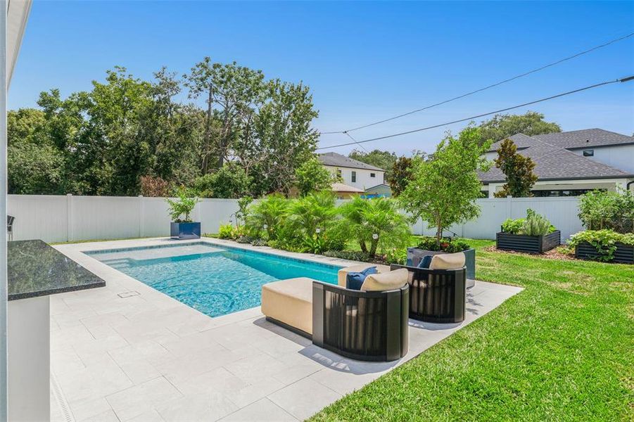 Exterior details and patio area of a home in , Orlando (Image 32).