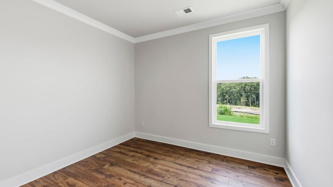 Spacious, unfurnished interior of a new home in Sunset Summits, Spartanburg (Image 21).
