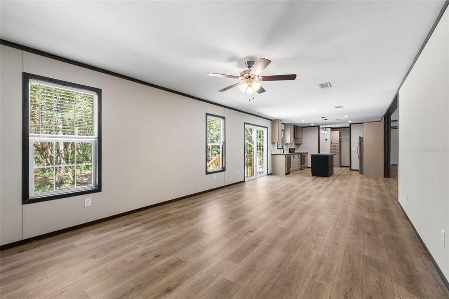 Spacious, unfurnished interior of a new home in , Dunnellon (Image 10).