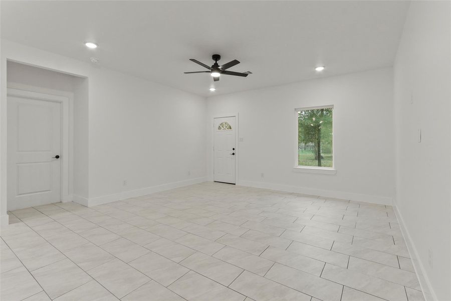 Spacious, unfurnished interior of a new home in , Prairie View (Image 19).