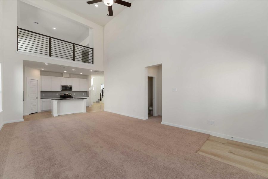Spacious, unfurnished interior of a new home in Granger Pines, Conroe (Image 14).