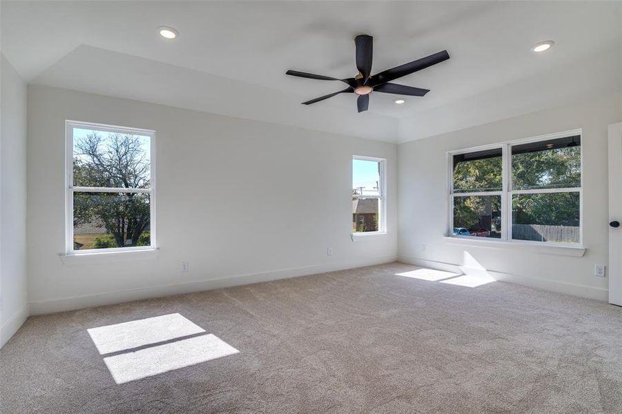 Spacious, unfurnished interior of a new home in , Rockwall (Image 16).