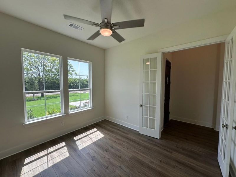 Spacious, unfurnished interior of a new home in , Leonard (Image 15).