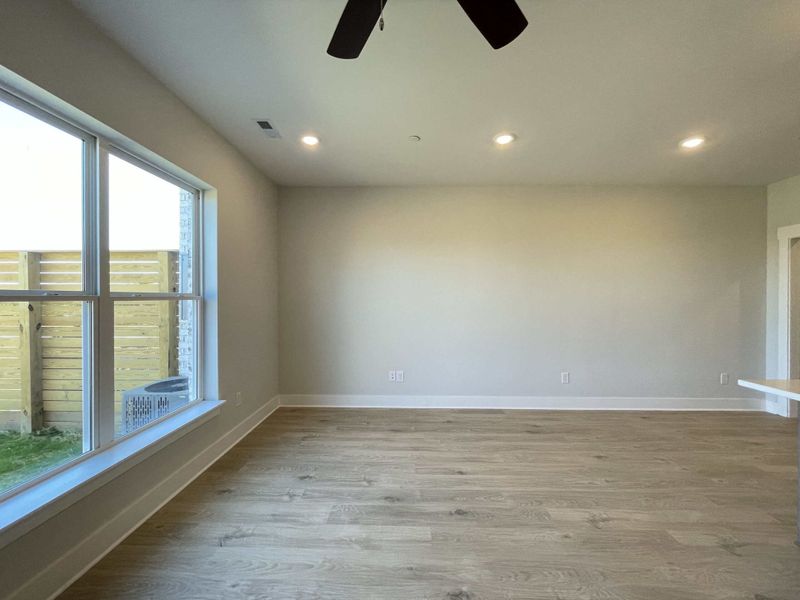 Spacious, unfurnished interior of a new home in The Grove at Kennesaw Farms, Gallatin (Image 8).