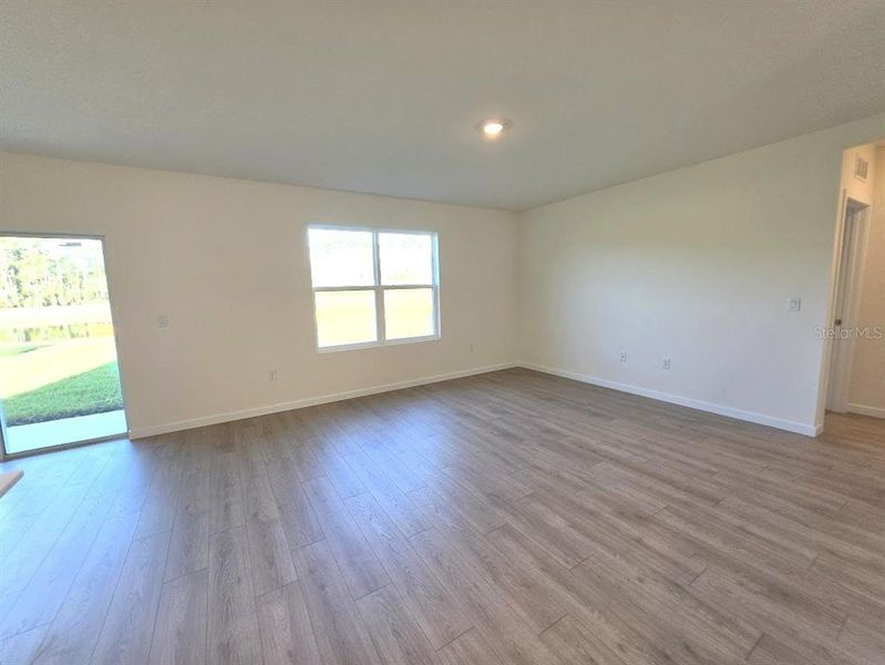 Spacious, unfurnished interior of a new home in , Daytona Beach (Image 12).
