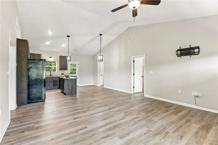 Spacious, unfurnished interior of a new home in , Temple (Image 12).