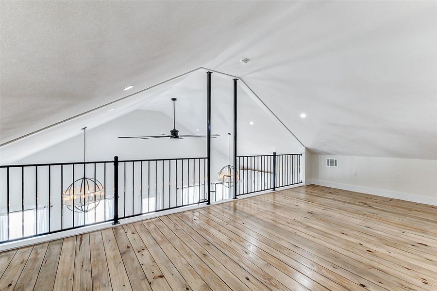 Spacious, unfurnished interior of a new home in , Bolivar (Image 21).