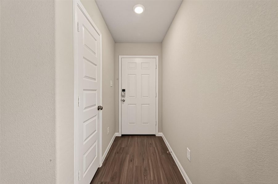Spacious, unfurnished interior of a new home in Wayside Village, Houston (Image 31).