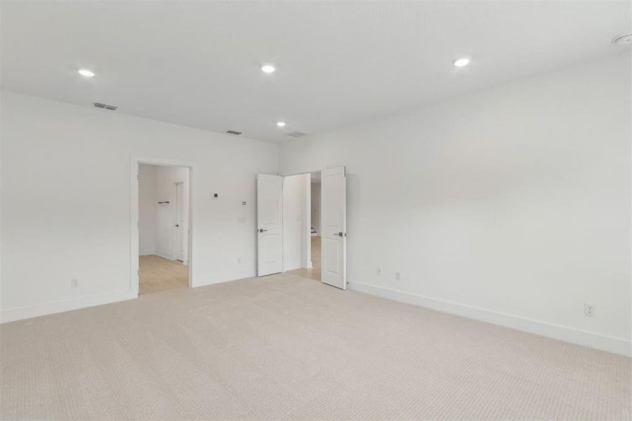 Spacious, unfurnished interior of a new home in , Yulee (Image 22).