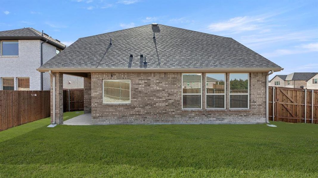 26. 2144 Sunnymede - Back