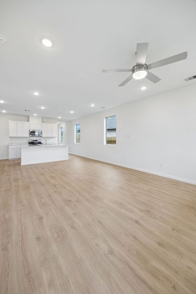 Spacious, unfurnished interior of a new home in Riviera Pines, Huffman (Image 24).