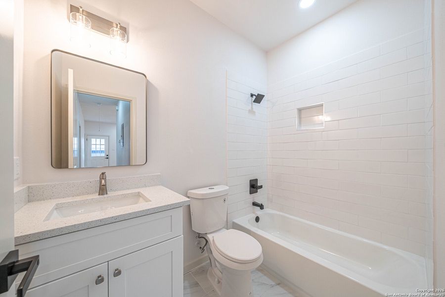 Furnished interior view inside a new home in , La Vernia (Image 9).