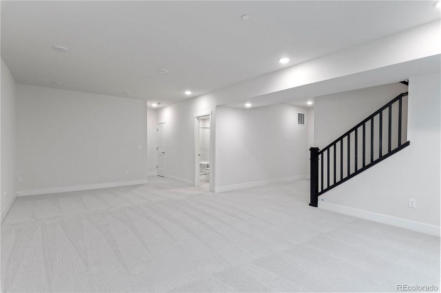 Spacious, unfurnished interior of a new home in , Broomfield (Image 14).
