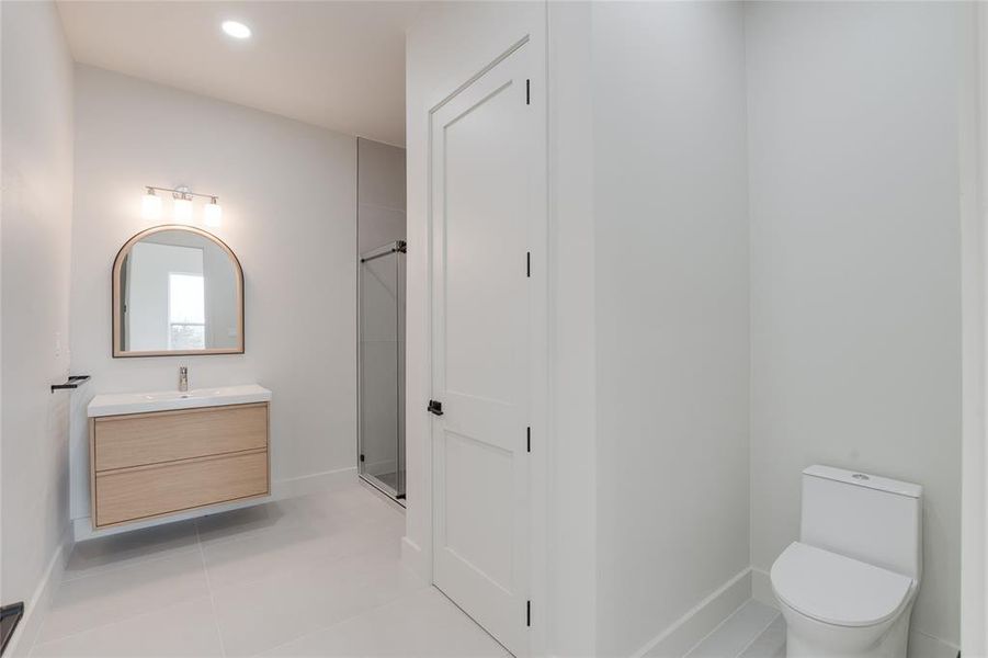 Furnished interior view inside a new home in , Red Oak (Image 10).