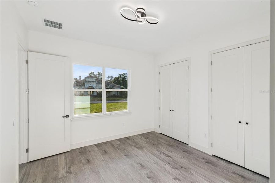 Spacious, unfurnished interior of a new home in , Leesburg (Image 21).