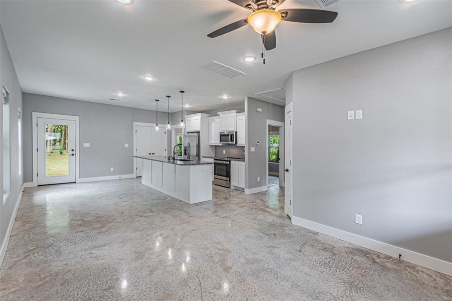 Image 15 of a home in .