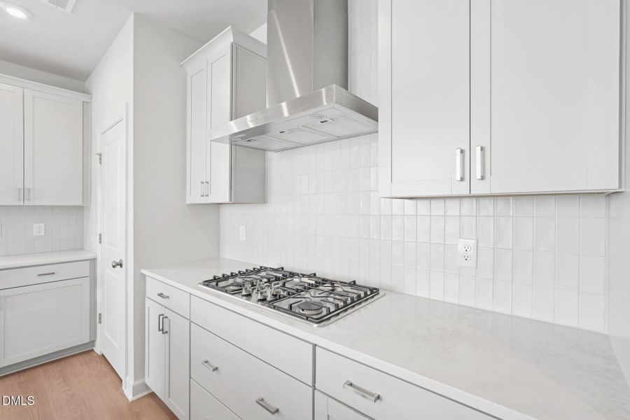 Elm Park 32_Kitchen 2_9.12.25_webready Elm Park 32_Kitchen 2_9.12.25_webready