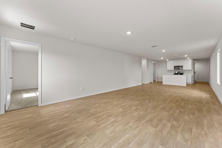 Spacious, unfurnished interior of a new home in Sunset Oaks, Maxwell (Image 20). Spacious, unfurnished interior of a new home in Sunset Oaks, Maxwell (Image 20).